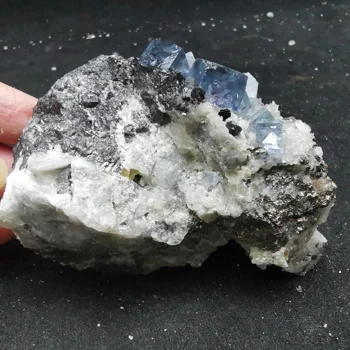 265gNatural mėlyna violetinė fluorito ir wolframite paragenesis mineralinių pavyzdys gydymo kristalų dekoratyvinis KVARCO PERLAS