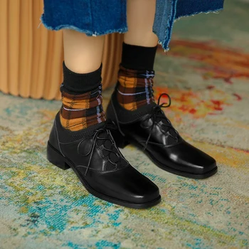 2020 m. pavasarį ir rudenį oda, storas kulnas aikštėje galvos nėriniai batai retro kolegija stiliaus megzti mažo kulno mažas odos batai, X250
