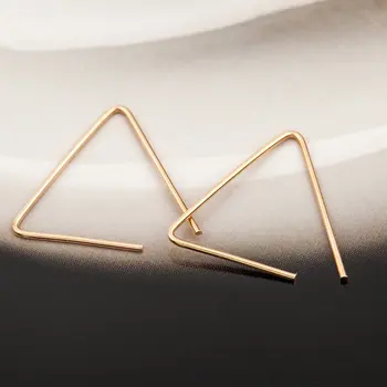 Saldus ir paprastas, atviras trikampis geometrinis metalo tri-spalvų auskarai Moterų Temperamentas Reikmenys, Papuošalai
