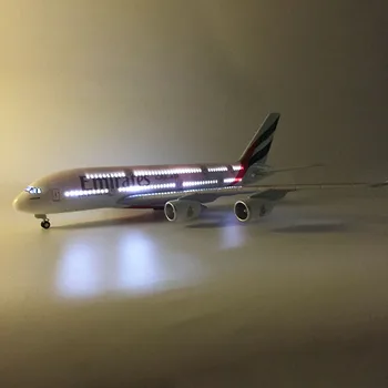 1/160 Masto A380 EMYRATŲ oro Linijų Orlaivio Modelis Su Šviesos 45.5 cm Lėktuvo Modelis Varantys Diecast Plastiko Derva Plokštumos Žaislas
