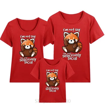 Pasirinktinai socialinės kovos su socialinės kawaii juokinga drovus, raudona panda meškėnas motina dukra suknelės tėvo sūnus derinti drabužius vaikams Madinga